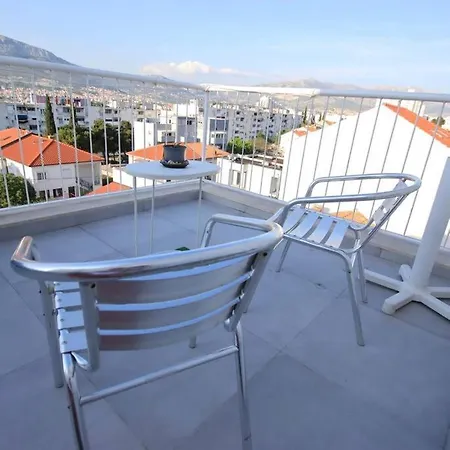 Deanna Luxury With Rooftop Terrace Апартаменты