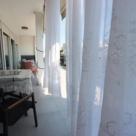 Deanna Luxury With Rooftop Terrace Сплит